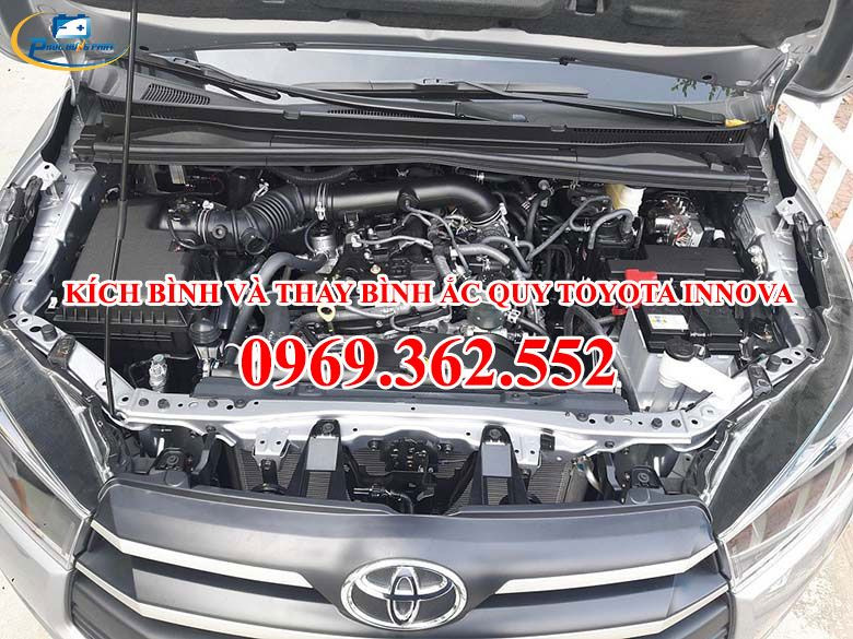 Kích bình và thay bình ắc quy Toyota Innova tại Đà Nẵng
